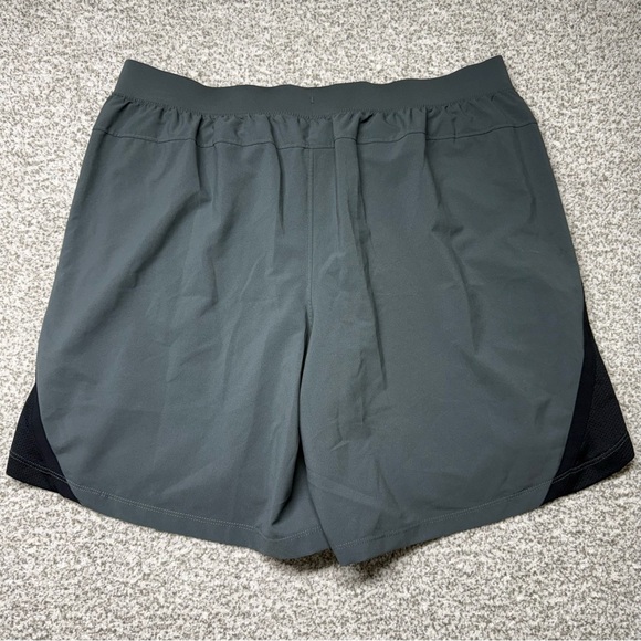 Men’s Under Armour Launch Elite 7 Gray Drawstring Fitted Athletic Shorts Size XL - Picture 2 of 6